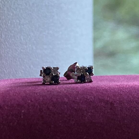 💛 14k White Gold Flower, Sapphire & Diamond Earrings - Picture 6 of 10